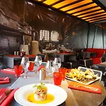Alojamento de Acomodação e Pequeno-almoço Le Domaine Des Chevaliers De Malte 4*