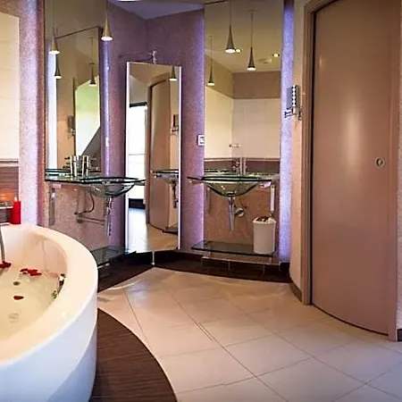 Le Domaine Des Chevaliers De Malte 호텔 4*