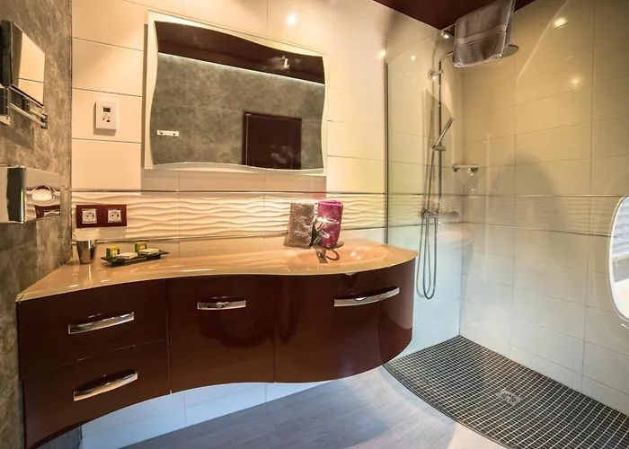 Le Domaine Des Chevaliers De Malte Bed & Breakfast